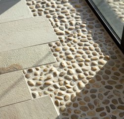 Галька на сетке